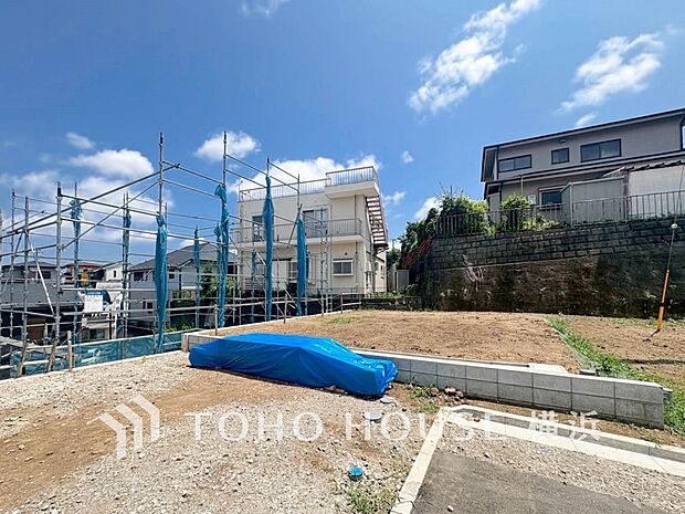 街並み全体のデザインへの拘りと充実した設備はきっとご満足いただける筈。(2025年7月撮影)