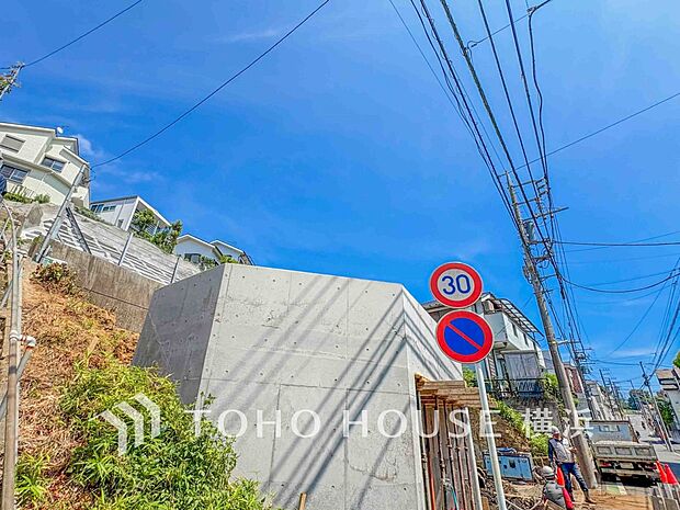 街並み全体のデザインへの拘りと充実した設備はきっとご満足いただける筈。(2025年7月撮影)