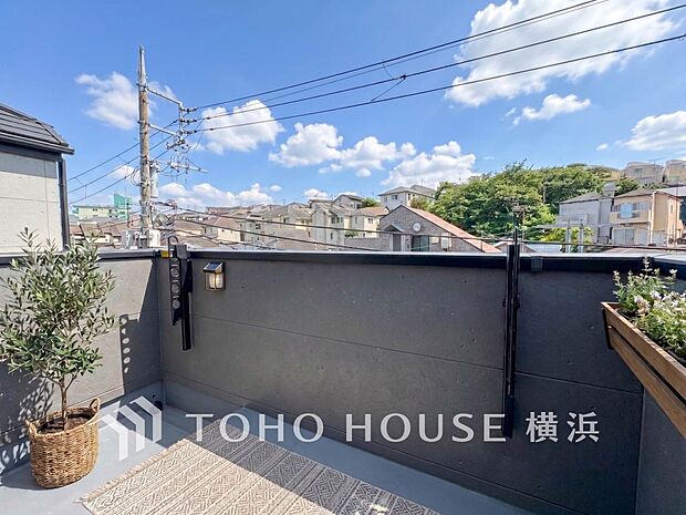 お部屋にも爽やかな風と暖かく柔らかな日差しが差し込み、毎日の暮らしを豊かに彩ります。
