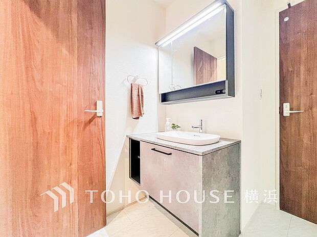 ご家族の1日が始まり、1日の終わりを締めくくる洗面空間。