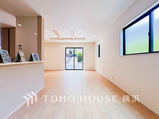 開放感あるリビングダイニング。ご家族とのんびりしたひと時を過ごせますね。