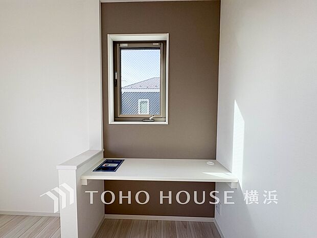 ちょっとしたデスクワークにもマルチに利用可能なワークスペース。