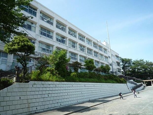 横浜市立川島小学校　900m　 