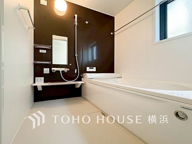 すっきりとした清潔感が感じられ、心身をリフレッシュできる寛ぎを深めてくれるスペースです。