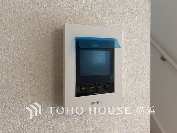 誰が来てもわかる様にモニター付きインターホンを設置。快適と安らぎを合わせた優しい設計。