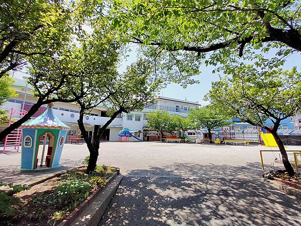 永野幼稚園　500m　子どもたちの豊かな想像力と円満な社会性を育てる保育を行っています。 