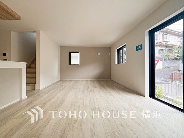 光と風があふれる開放的なリビングダイニングには自然と家族みんなが集まってきます。