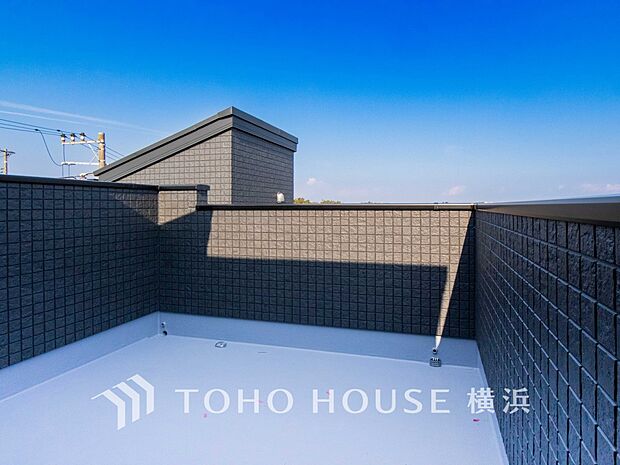 心地よい陽射しや暖かな風を楽しむことが出来るバルコニー。