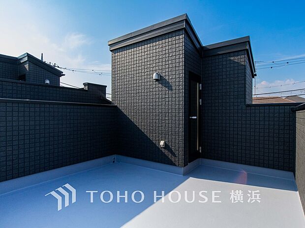 心地よい陽射しや暖かな風を楽しむことが出来るバルコニー。