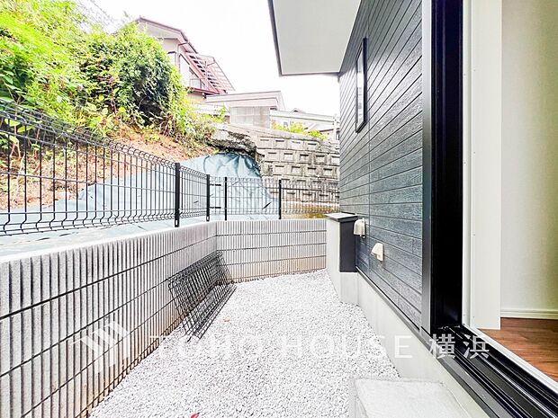 たっぷり降り注ぐ日差しの下バーベキューを楽しんだり、大切な家族やペットと楽しい休日を。