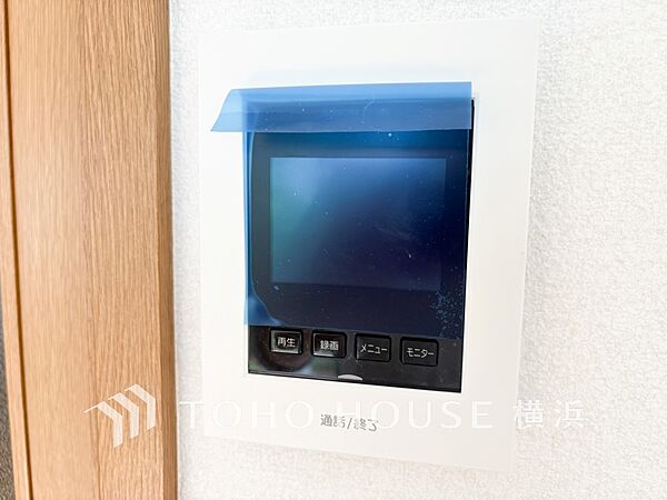 誰が来てもわかる様にモニター付きインターホンを設置。快適と安らぎを合わせた優しい設計。