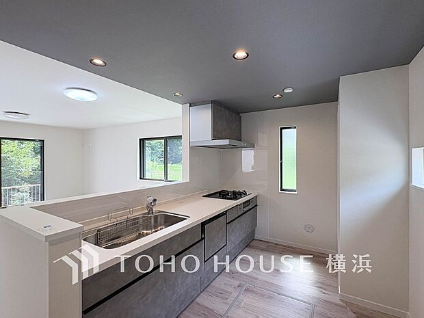 機能性とデザイン性を兼ね備えたシステムキッチン。