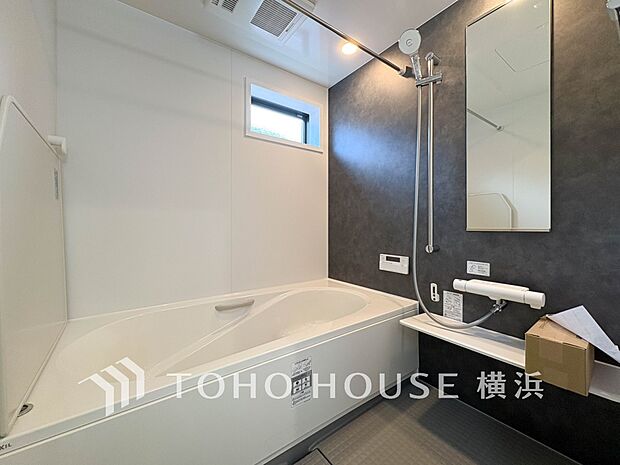 一日の疲れが癒される優雅な時間を堪能できるゆとりあるバスルームです。