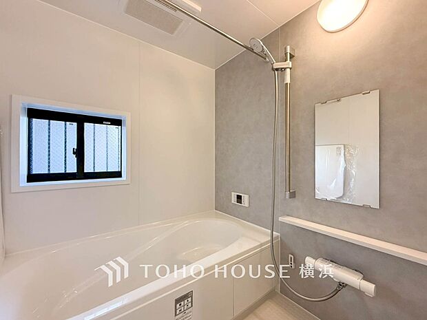 一日の疲れが癒される優雅な時間を堪能できるゆとりあるバスルームです。