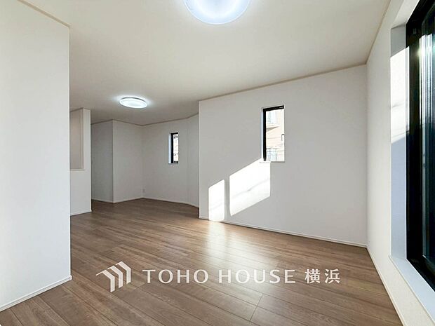 開放感あるリビングダイニング。ご家族とのんびりしたひと時を過ごせますね。