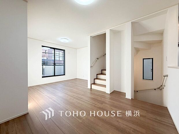 話に夢中になりすぎて、ついつい時を忘れてしまう。そんな束の間の幸せを感じさせてくれる場所。