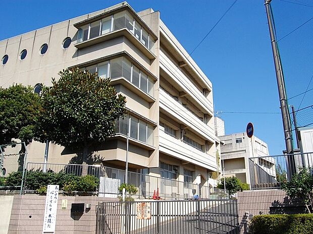 横浜市立小机小学校　1200m　 