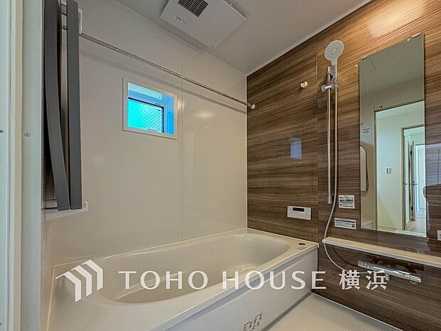 一日の疲れが癒される優雅な時間を堪能できるゆとりあるバスルームです。