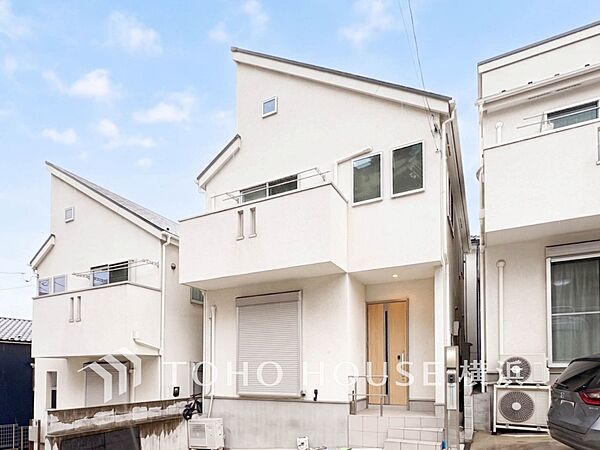 お住まいの顔となる玄関。住まう方のプライドを満たすクオリティを備えています。
