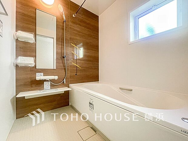 一日の疲れが癒される優雅な時間を堪能できるゆとりあるバスルームです。