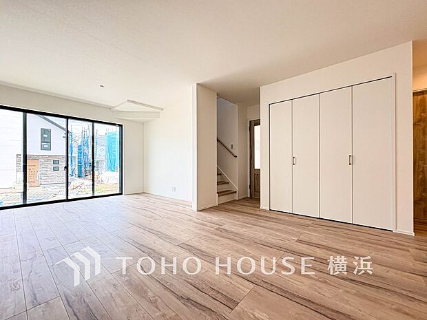 家族と過ごす時間を大切にしたい方にぴったりの明るくゆとりある住空間です。