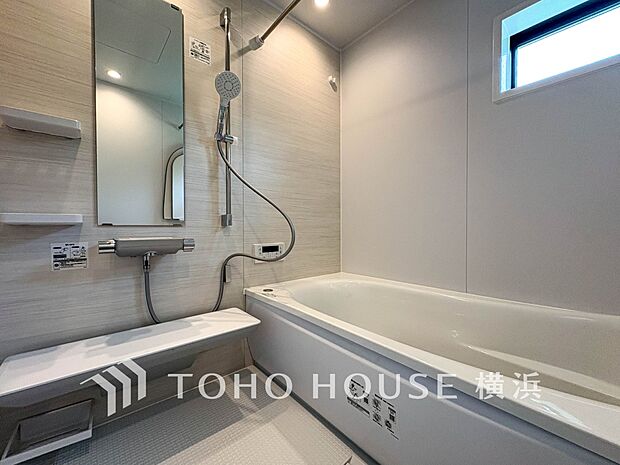 すっきりとした清潔感が感じられ、心身をリフレッシュできる寛ぎを深めてくれるスペースです。