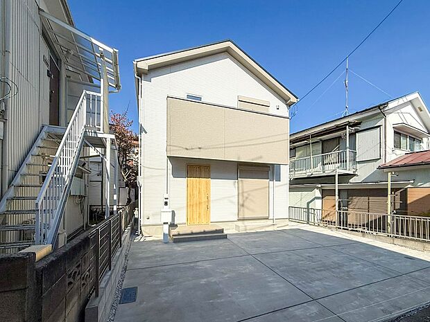 お住まいの顔となる玄関。住まう方のプライドを満たすクオリティを備えています。