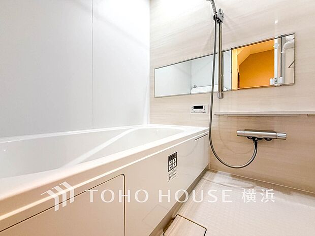 一日の疲れが癒される優雅な時間を堪能できるゆとりあるバスルームです。