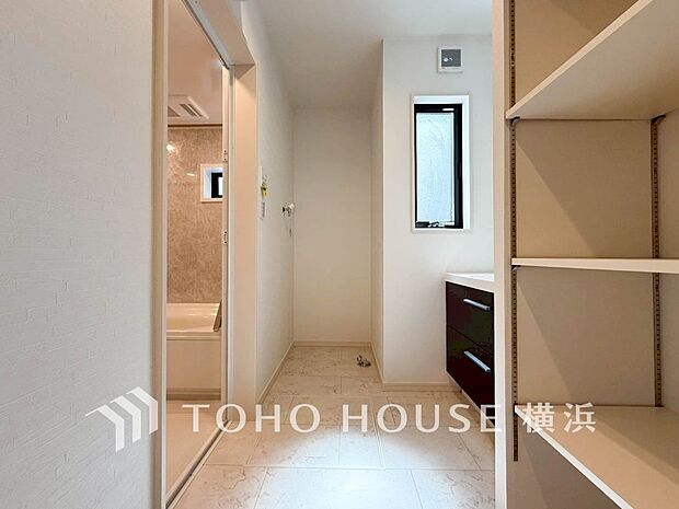 住まいの快適性を左右する収納は欲しい場所に使い勝手のよい収納を確保しています。