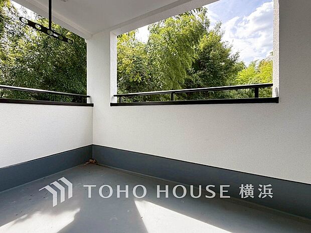 お部屋にも爽やかな風と暖かく柔らかな日差しが差し込み、毎日の暮らしを豊かに彩ります。