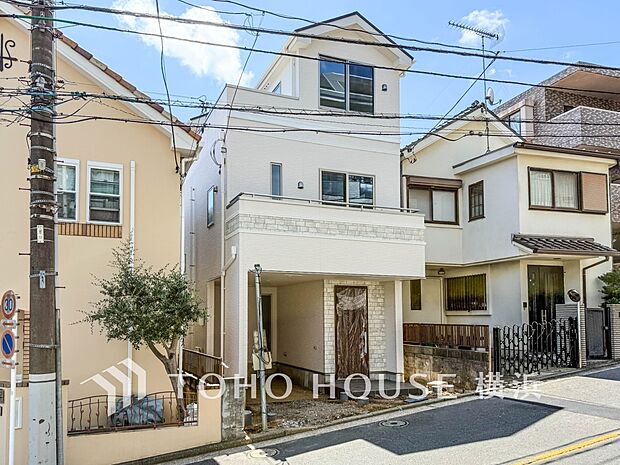 デザイン性の高いエントランスは、住む方のプライドを満たすクオリティ。