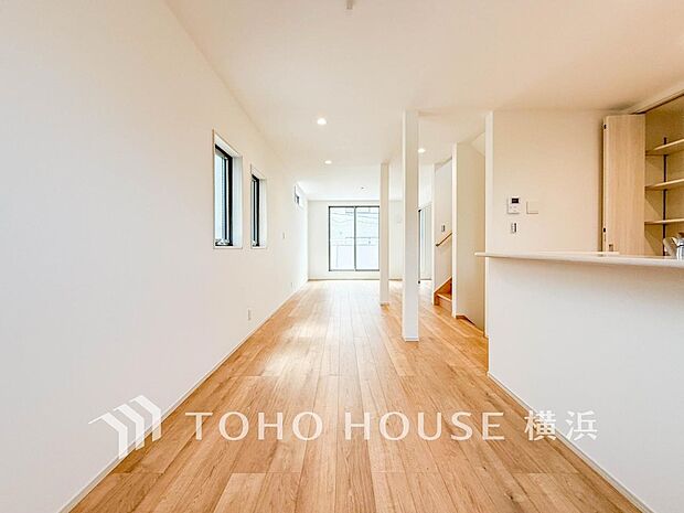 光と風があふれる開放的なリビングダイニングには自然と家族みんなが集まってきます。