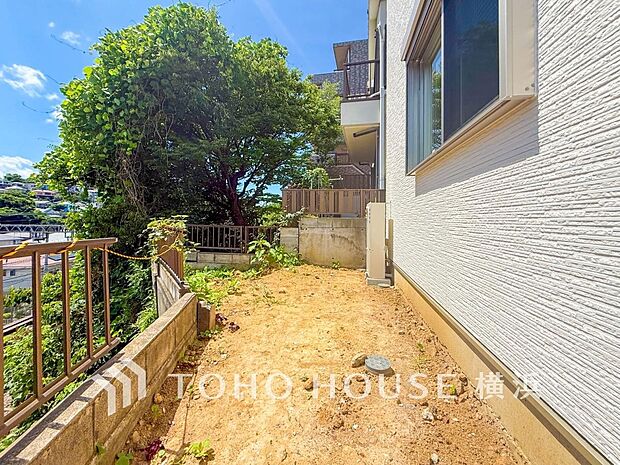 毎日の暮らしの中に癒しを与えてくれるお庭スペース。