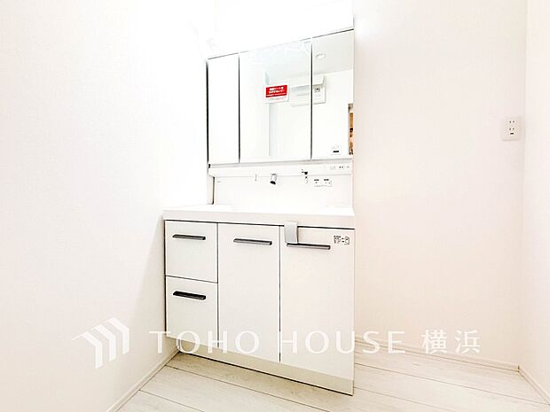 ご家族の1日が始まり、1日の終わりを締めくくる洗面空間。(1号棟)