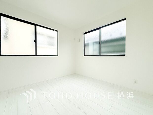 2面採光の居室は快適な光を取り入れ、心地よい風を取り入れます。（1号棟）