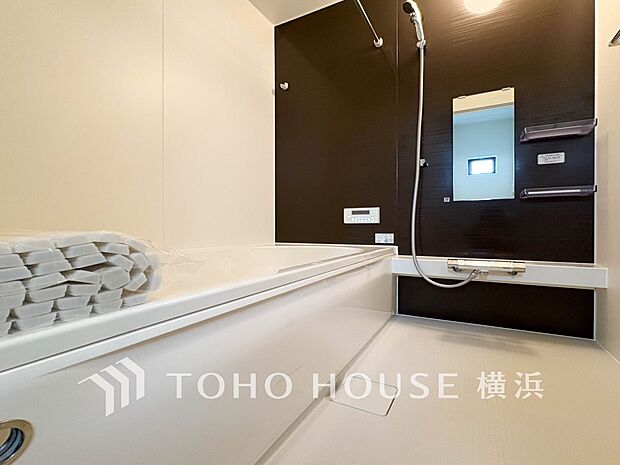 すっきりとした清潔感が感じられ、心身をリフレッシュできる寛ぎを深めてくれるスペースです。