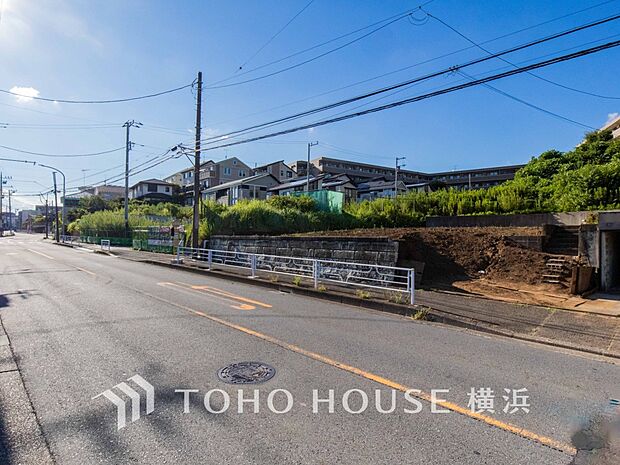 子育て環境、生活利便に優れた住環境に立地し、ゆとりある生活が送れます。（2025年8月撮影）