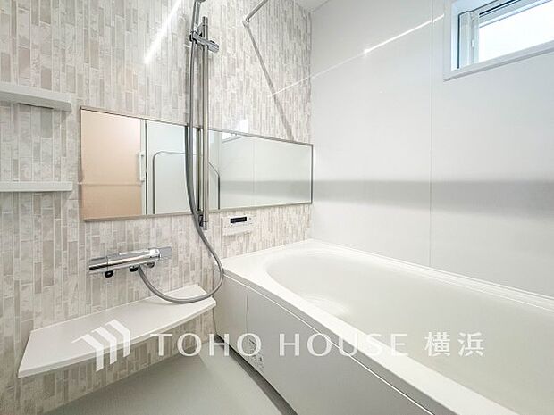 すっきりとした清潔感が感じられ、心身をリフレッシュできる寛ぎを深めてくれるスペースです。