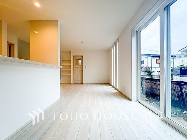 話に夢中になりすぎて、ついつい時を忘れてしまう。そんな束の間の幸せを感じさせてくれる場所。