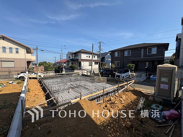 暖かな陽光と爽やかな風がハーモニーを奏でる上質な空間を愉しむ暮らし。(2025年8月撮影)