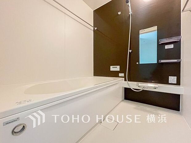 一日の疲れが癒される優雅な時間を堪能できるゆとりあるバスルームです。