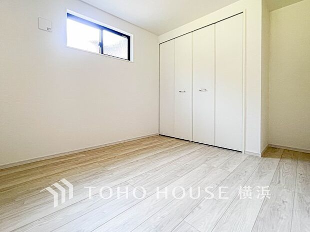 心地よい光と風があふれています。プライベートな自分時間を快適に過ごせるお部屋。