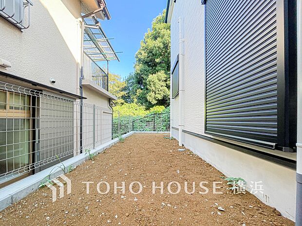 毎日の暮らしの中に癒しを与えてくれるお庭スペース。