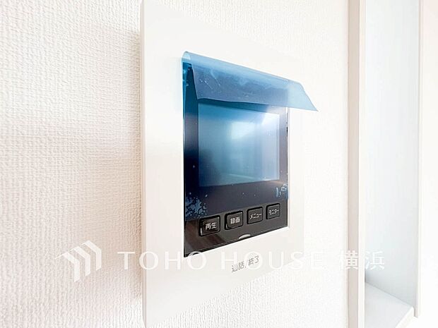 誰が来てもわかる様にモニター付きインターホンを設置。快適と安らぎを合わせた優しい設計。