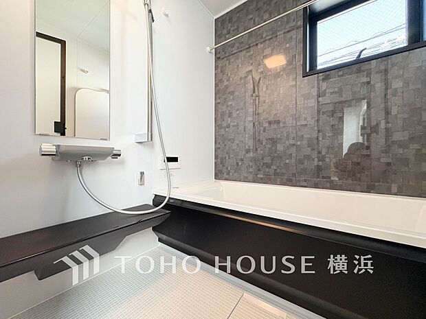 一日の疲れが癒される優雅な時間を堪能できるゆとりあるバスルームです。