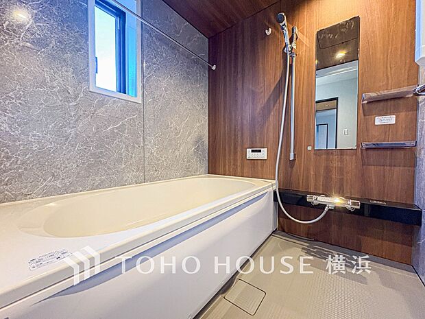 一日の疲れが癒される優雅な時間を堪能できるゆとりあるバスルームです。