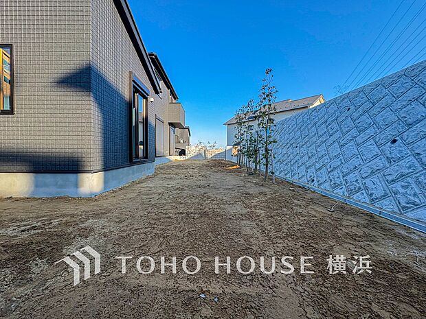 ガーデニングで色とりどりの草花を綺麗に飾ればより一層華やかな空間になります。