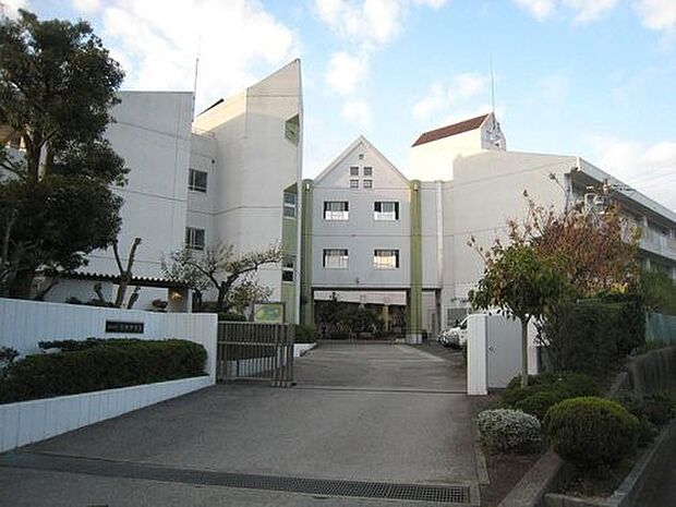 横浜市立小田中学校 640m