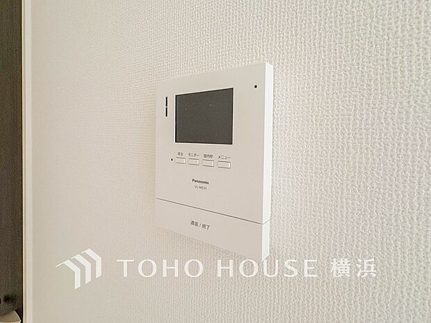 誰が来てもわかる様にモニター付きインターホンを設置。快適と安らぎを合わせた優しい設計。 