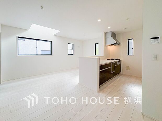 話に夢中になりすぎて、ついつい時を忘れてしまう。そんな束の間の幸せを感じさせてくれる場所。